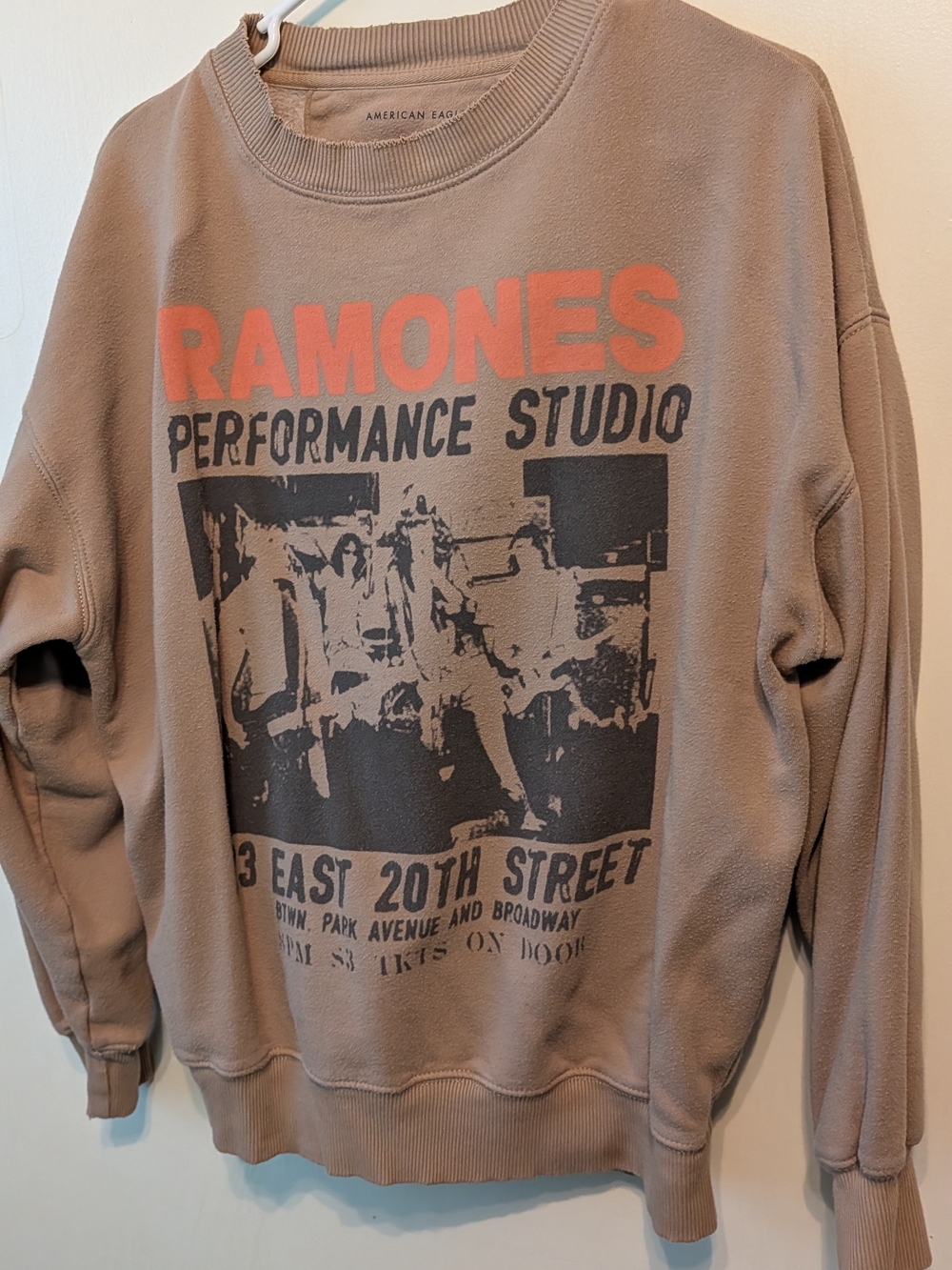 American Eagle Ramones Taupe Crew Sweatshirt Oversized XS VTG Music Tee Style